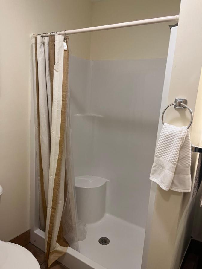 Creekside Downtown Vacation Suites, Only Adults 25 Or Older Buffalo Exterior foto