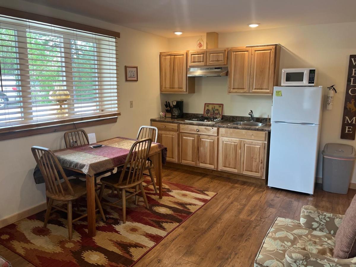 Creekside Downtown Vacation Suites, Only Adults 25 Or Older Buffalo Exterior foto